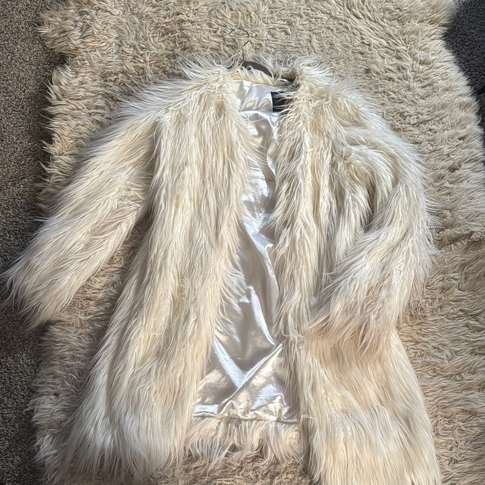 Rachel Zoe Cream Teddy Jacket with Fluffy Fur and Open Front Style